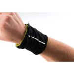 Bourati RUNBAND lime lycra wristband with zippered pocket