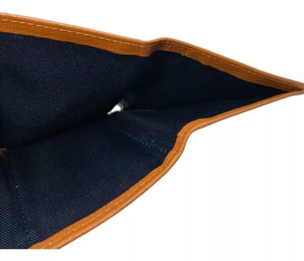 Tommy Hilfiger Trifold Wallet – valet passcase detail